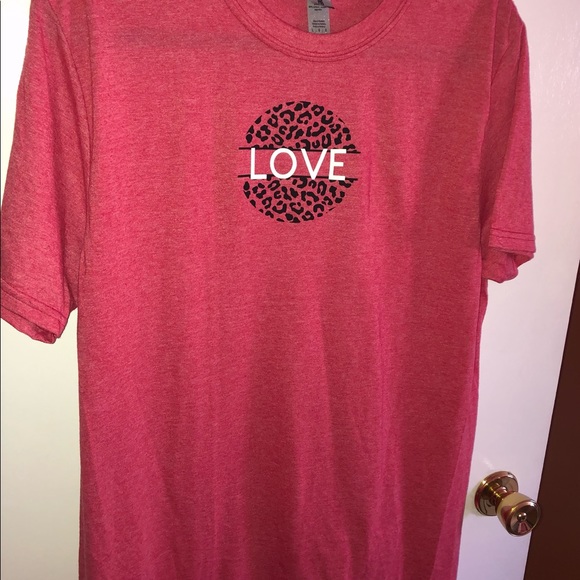 Gildan T-Shirt - Picture 1 of 4